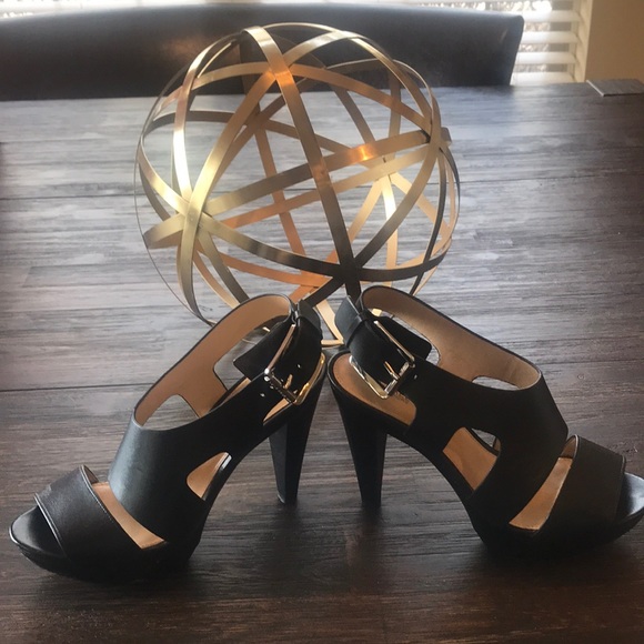 Micheal Kors black, open-toe 4” heels size 10 - Picture 6 of 8